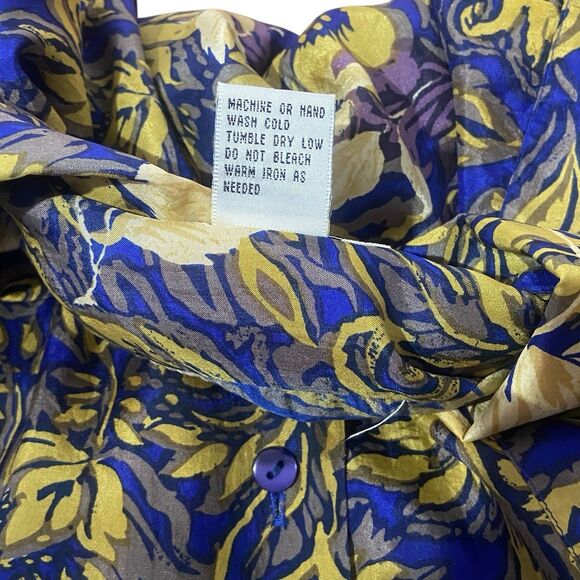 Vintage Cezar Shirt Women's Size L 100% Silk Blue Floral Button Up Short Sleeve - Picture 9 of 9